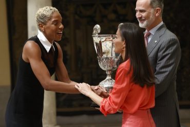 Yulimar Rojas es condecorada con el Trofeo a Mejor Atleta de la Comunidad Iberoamericana: “Estoy muy feliz” (+Fotos)