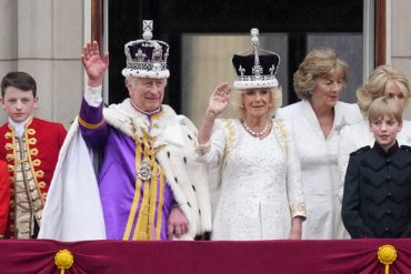 Carlos III fue coronado como rey del Reino Unido en una histórica ceremonia en Abadía de Westminster (+Fotos +Videos)