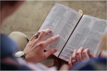 Insólita condena en Corea del Norte: cadena perpetua para niños de dos años porque sus padres tenían una Biblia