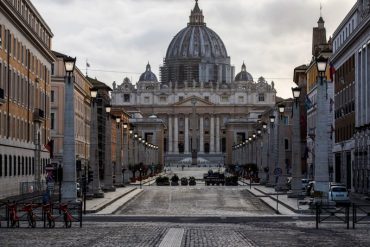 Hombre logró burlar la seguridad y entrar al Vaticano: gritaba que había tenido visiones del diablo y clamaba por contarle al papa Francisco