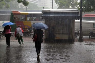 Alerta por lluvias sobre occidente y oriente de Venezuela por el paso de las ondas tropicales 7 y 8