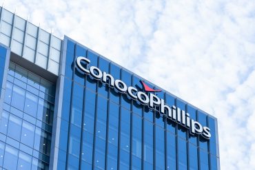 El legado de Chávez: ConocoPhillips dice “ver luz al final del túnel” después de años de demanda por expropiación de sus activos en Venezuela