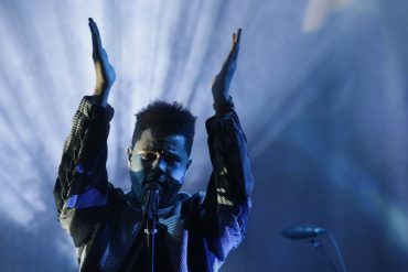 The Weeknd anunció que cambiará su nombre artístico, confesó que atraviesa por una catarsis y reveló cómo comenzará a llamarse