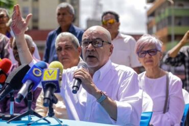 Andrés Caleca: “Si yo soy presidente de la República y me juramentan en el Congreso a las 10:00 am, a las 6:00 pm ya no habrían sanciones” (+Video)