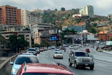 El alto costo que implica mantener un carro rodando en Venezuela: la gasolina con exceso de azufre desgasta los motores