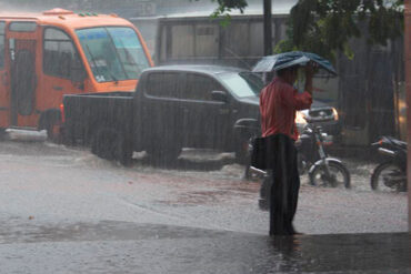 Onda tropical 14 llegará la noche del viernes #30Jun al país y causará fuertes lluvias en varios estados