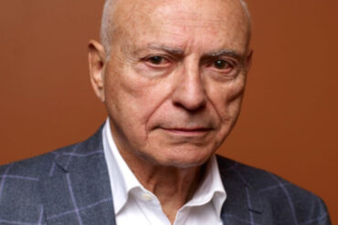 Murió a los 89 años Alan Arkin, actor que ganó un Óscar por Little Miss Sunshine