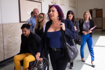 «Esta no es una candidatura LGBTI, sino de gente para gente»: Tamara Adrián se inscribió como aspirante a las primarias de la oposición