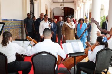 Primera ministra de Barbados llegó a Venezuela este #8Jul para visita oficial