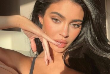 Luego de negarlo durante años Kylie Jenner reveló que se aumentó el busto, pero se arrepiente del resultado: “Todavía están sanando”