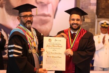 Nicolasito recibió un doctorado honoris causa y generó rechazo en redes sociales: “Si acaso sabrá multiplicar” (+Reacciones)