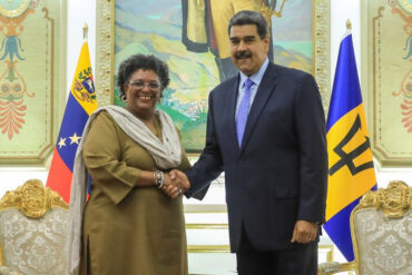 Venezuela y Barbados esperan el «reverdecer» de programa petrolero de suministro al Caribe