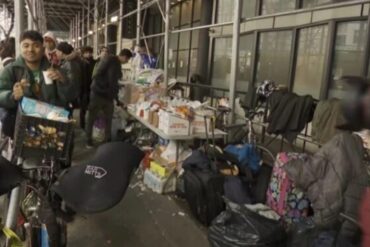 Migrantes adultos solteros que viven en Nueva York recibirán plazo de dos meses para abandonar los refugios