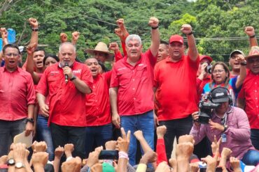 Diosdado Cabello llamó “desquiciados” a los europarlamentarios que condenaron la inhabilitación política de candidatos: “No recibiremos órdenes”