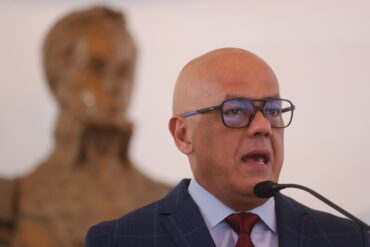 Jorge Rodríguez exige que se investigue al Parlamento de 2015: “Nadie eligió que Dinorah Figuera sea diputada eternamente” (+Video)