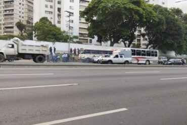 Delincuente ultimado durante un enfrentamiento dentro de un autobús en Los Próceres: intentó robar, pero entre los pasajeros iba un policía (+Detalles)