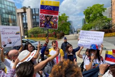 “Rechazamos la presencia de las dictaduras”: venezolanos protestaron en Bruselas en rechazo a la visita de Delcy Rodríguez (+Video y fotos)