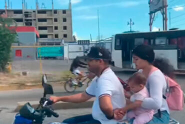 Usuarios reaccionan a video viral de una pareja en Barquisimeto que llevaba una bebé de meses en una moto (+Video)