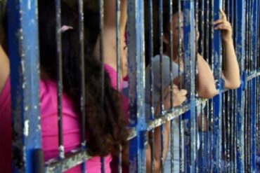 Tras protesta en cárcel de mujeres de Los Teques «destituyeron» a directora: la acusaron de maltratar a las reclusas (+Datos)
