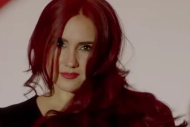 “No se puede regresar el tiempo, pero podemos revivirlo”: Dulce María enloqueció a todos pintándose el cabello nuevamente de rojo (+Video)