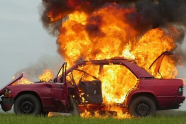 Otro vehículo se incendió minutos después de surtir de gasolina en el estado Lara (+Video)