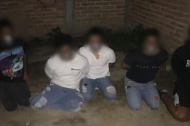 Hallan más restos óseos y objetos cortopunzantes en medio de la búsqueda de cinco jóvenes secuestrados en México: fueron “posiblemente asesinados” (+Video)