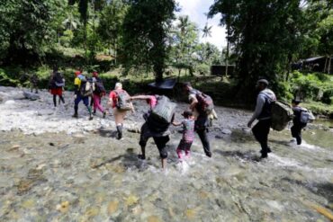 Desde violaciones sexuales hasta canibalismo: las escalofriantes vivencias de migrantes venezolanos que cruzaron el Darién