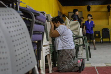 Centenar de migrantes de distintas nacionalidades inician ayuno para pedir que les concedan asilo en EEUU