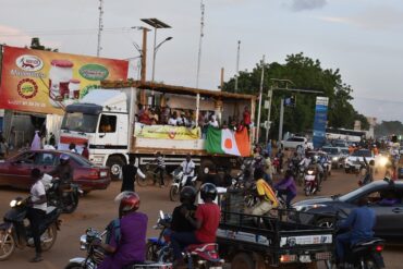 Países africanos autorizaron operación militar en Níger “lo antes posible” para responder al golpe de Estado