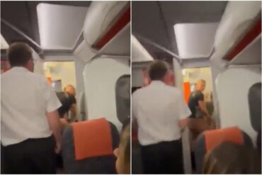 Pasajeros escandalizados: pareja de hombre fue sorprendida teniendo sexo en el baño de un avión (+Video)