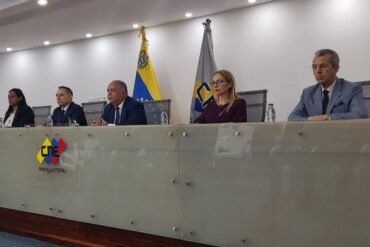 Tres meses y medio después de la solicitud el CNE oficialista decidió prestar asistencia técnica para primaria opositora