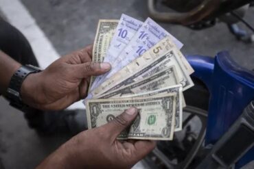 Baja cotización del dólar paralelo para el cierre de jornada de este martes #2Ene