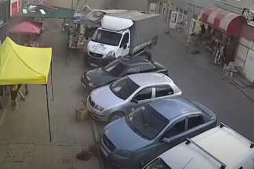 Ataque ruso en un mercado del este de Ucrania deja al menos 16 muertos (+Video)