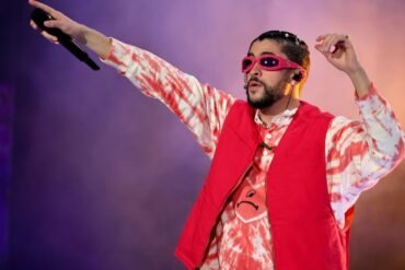 Forbes nombró a Bad Bunny como el “rey del pop” y fanáticos de Michael Jackson estallan: “¡Qué bajo han caído” (+Reacciones y memes)