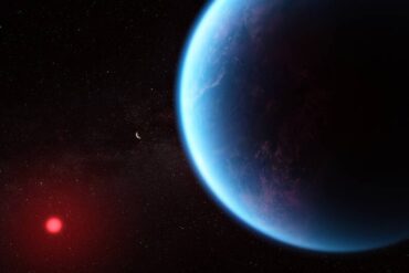 Descubren un exoplaneta con potenciales signos de vida y que es 8,6 veces más masivo que la Tierra