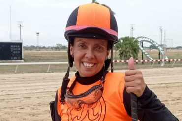 Quién era María Alejandra Bruzual, la jocketa venezolana que murió tras caerse de un caballo en Valencia