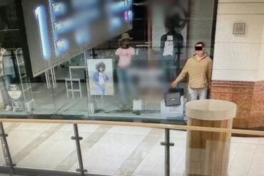 “El ladrón más paciente del mundo”: Se hizo pasar por maniquí por varias horas para robar tienda en un centro comercial