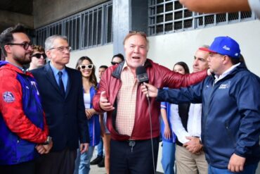 La presencia del empresario Wilmer Ruperti en el dogout “renovado” de los Tiburones de la Guaira causó polémica en redes (es investigado por EEUU)