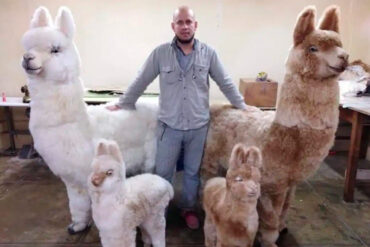 El artista venezolano que creó la alpaca que las Kardashian le regalaron a Paris Hilton