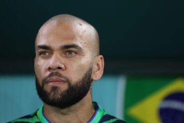 Fiscalía pide nueve años de cárcel para Dani Alves por violar a joven en una discoteca e indemnización de 150.000 euros para la víctima