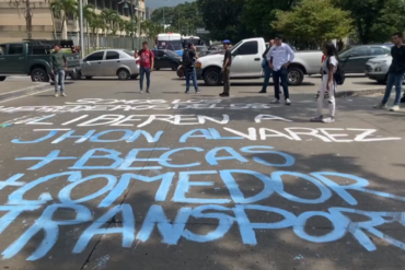 “Fue torturado y lo mantienen injustamente preso”: universitarios exigen la liberación del estudiante John Álvares hace más de 80 días (+Video)