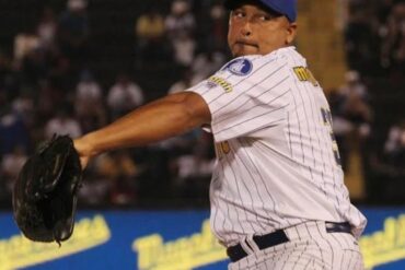 El exlanzador de Magallanes Juan Carlos Pulido recibe atención médica privada gracias a la colaboración de sus amigos de la pelota