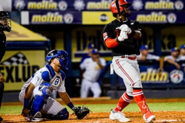 La trifulca que se armó en un partido entre los Cardenales de Lara y Navegantes del Magallanes (+Video)