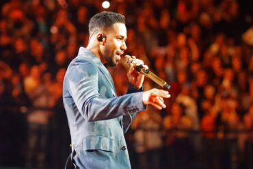 Romeo Santos comenzó su concierto en La Carlota a las 4:00 de la madrugada y acusó a productora de irresponsabilidad: “Una falta de respeto” (+Videos)