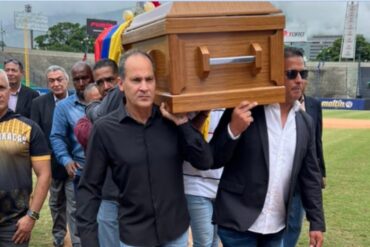 Oswaldo Guillén lamentó la “poca asistencia” al funeral de Vitico Davalillo en el Estadio Universitario de Caracas: “Estoy muy avergonzado y triste” (+Video)