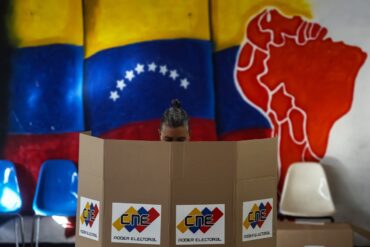 “Huele a Nicaragua”: reportan que el CNE de Maduro suspendió las tarjetas electorales de cinco partidos políticos