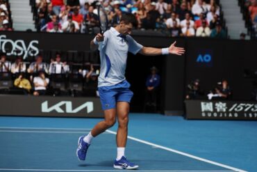 Las pataletas de Djokovic tras su derrota en el Abierto de Australia: “Estaba en shock con mi nivel” (+Video)