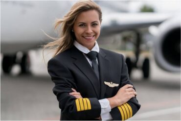 Avianca ofrece plan completo de becas para 20 mujeres que quieran ser pilotos