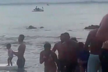 Bañistas de playa en Brasil estupefactos por pareja que decidió tener sexo en una moto acuática en frente de todos