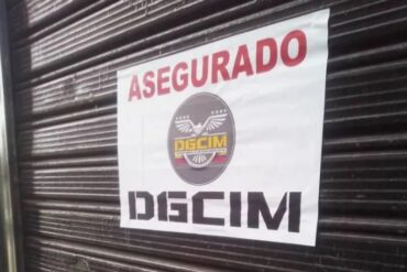 Reportan el cierre de varios establecimientos en Porlamar: les dejaron una etiqueta que señala que están “asegurados” por la Dgcim